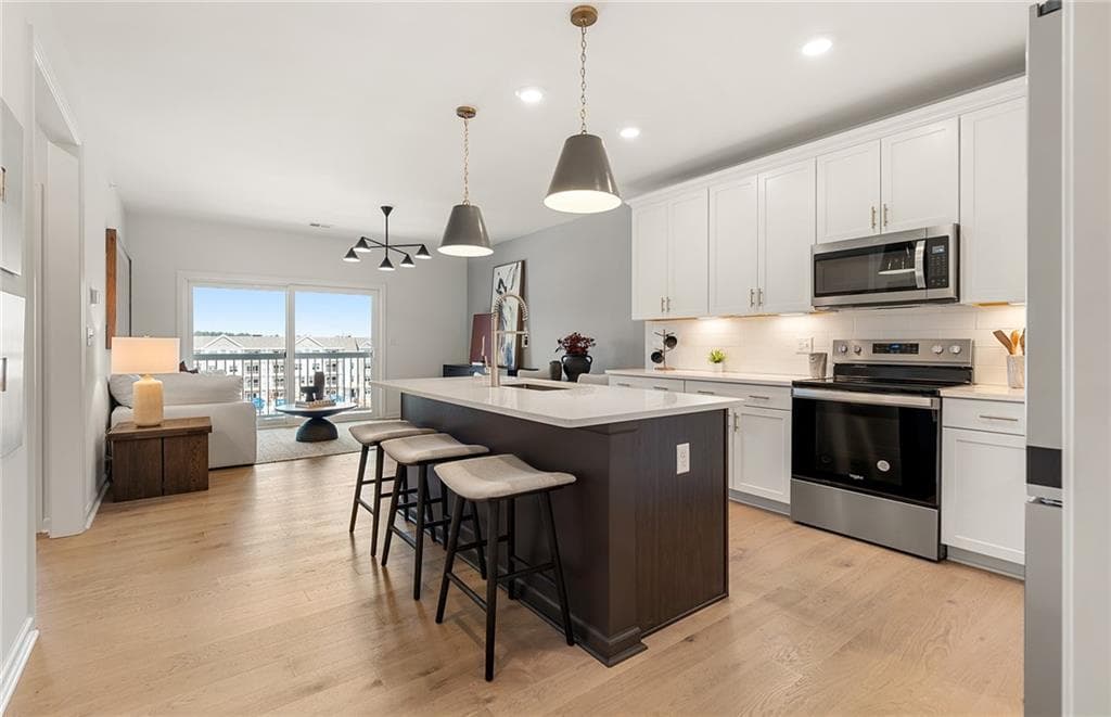 Condominium at 141 East Point Drive UNIT 304, East Providence, photo 9 of 18
