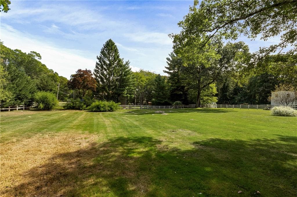 Single Family Residence at 40 Moosehorn Road, East Greenwich, photo 23 of 48