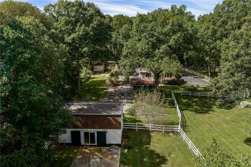 Single Family Residence at 40 Moosehorn Road, East Greenwich, photo 42 of 48