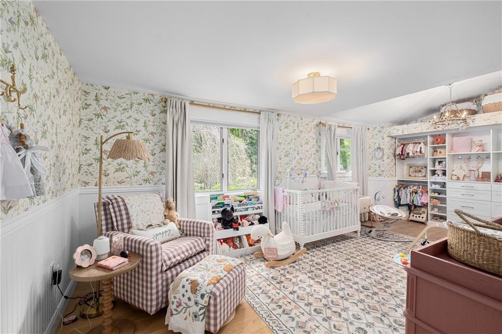 Single Family Residence at 40 Moosehorn Road, East Greenwich, photo 12 of 48