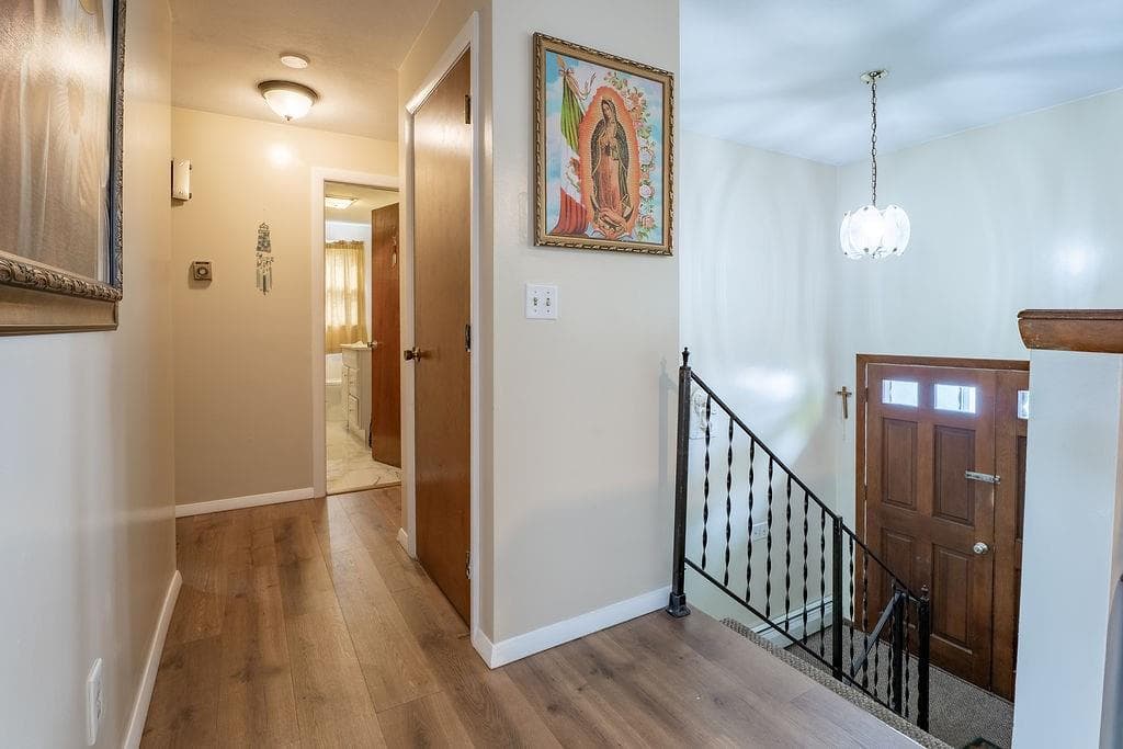 Single Family Residence at 81 Petteys Avenue, Providence, photo 16 of 27