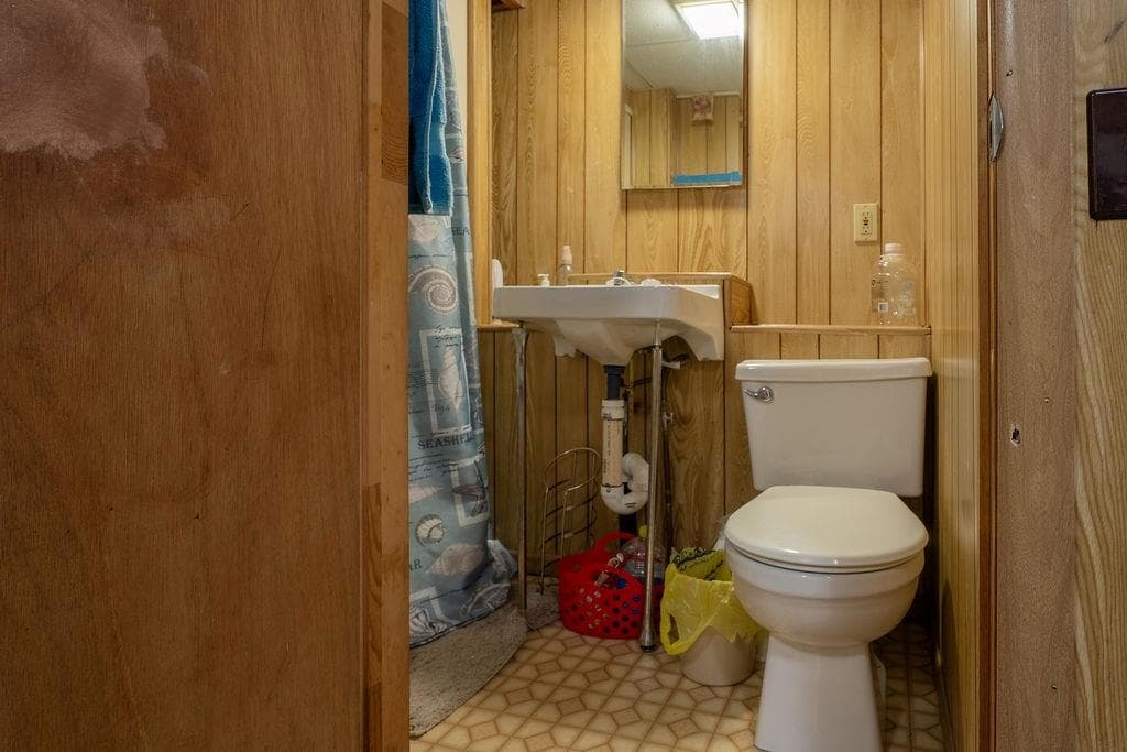Single Family Residence at 81 Petteys Avenue, Providence, photo 20 of 27