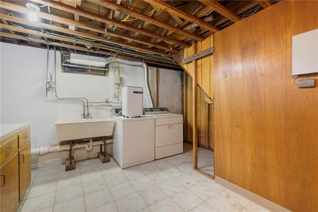 Single Family Residence at 12 Bowen Street, Johnston, photo 36 of 40