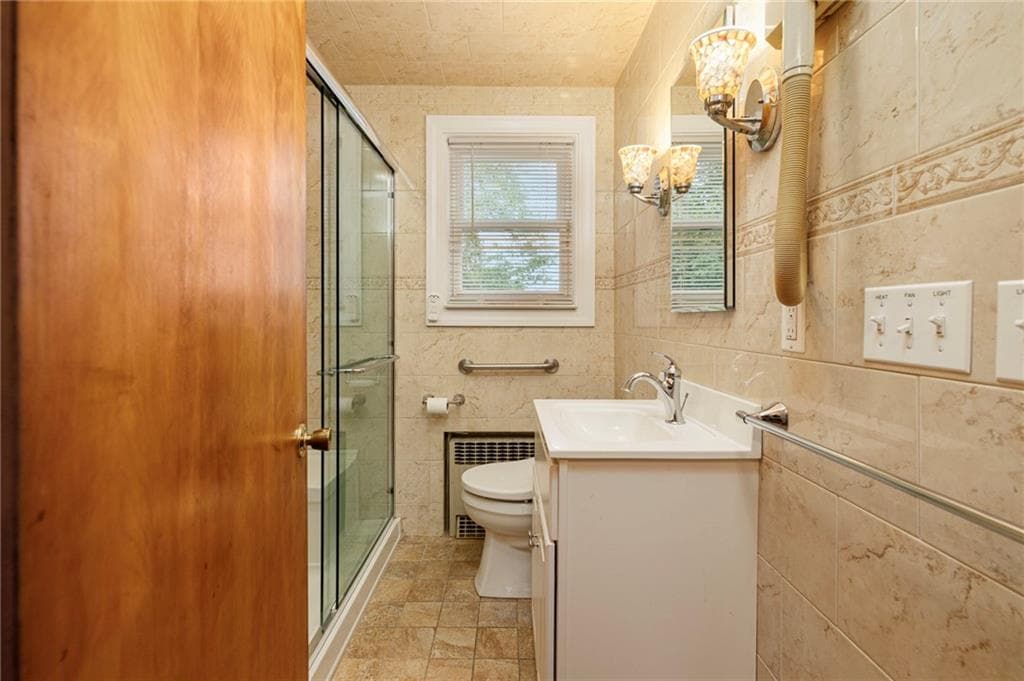 Single Family Residence at 12 Bowen Street, Johnston, photo 28 of 40