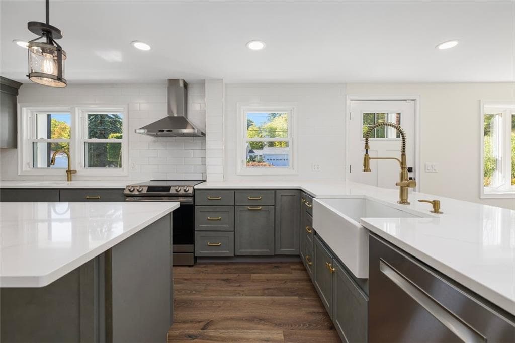 Single Family Residence at 3 Massasoit Passage, Cumberland, photo 9 of 50