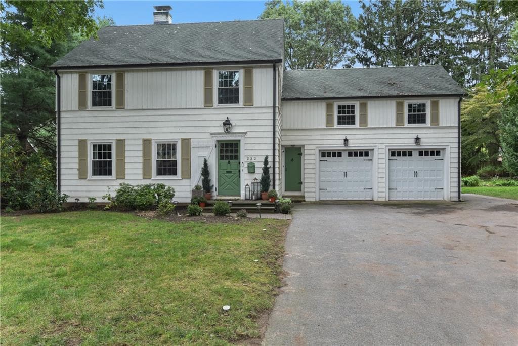 Single Family Residence at 232 Bayview Avenue, Warwick, photo 2 of 46