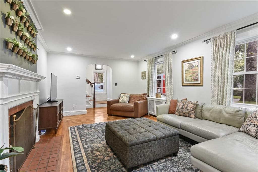 Single Family Residence at 232 Bayview Avenue, Warwick, photo 6 of 46