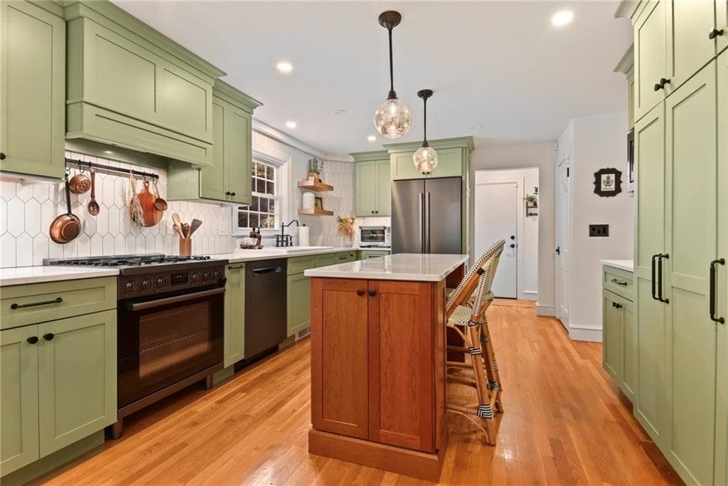 Single Family Residence at 232 Bayview Avenue, Warwick, photo 11 of 46