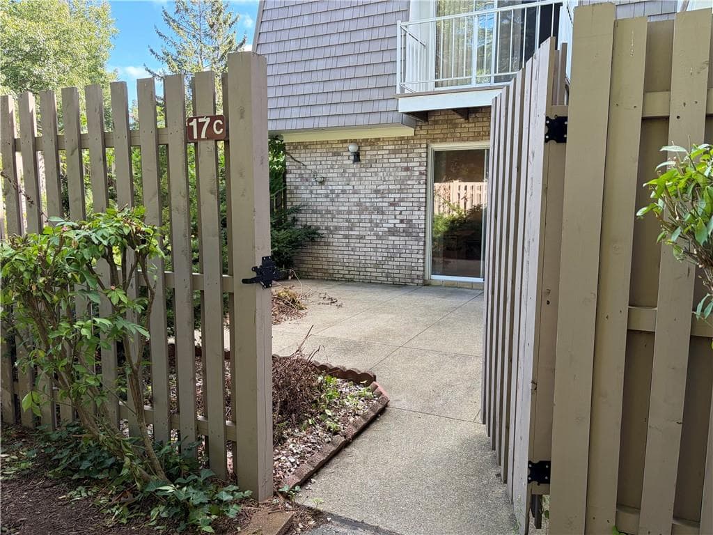 Condominium at 17 Caddy Rock Road UNIT C, North Kingstown, photo 3 of 21