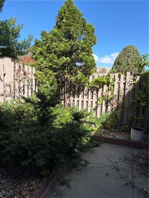 Condominium at 17 Caddy Rock Road UNIT C, North Kingstown, photo 5 of 21