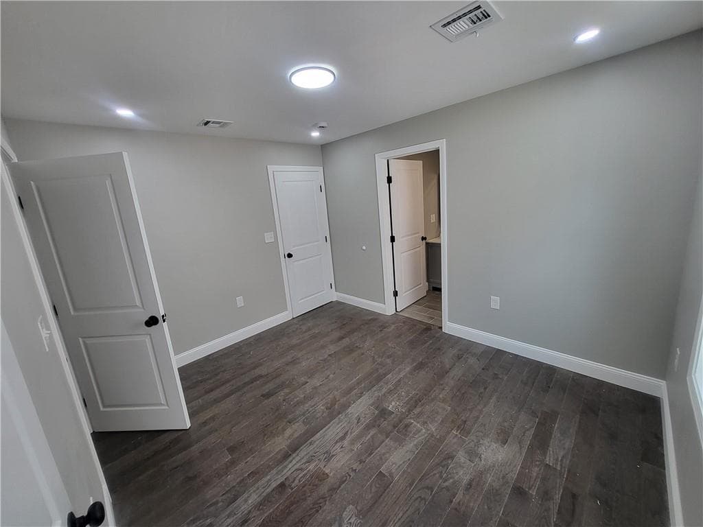 Multi Family at 729 Potters Avenue, Providence, photo 9 of 17