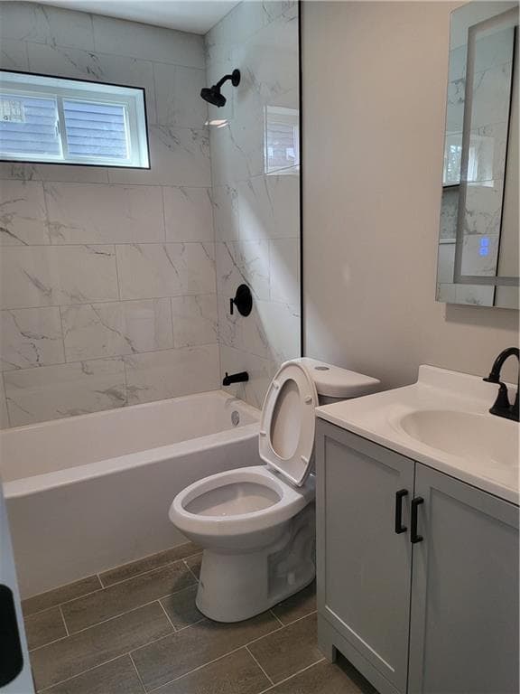 Multi Family at 729 Potters Avenue, Providence, photo 15 of 17