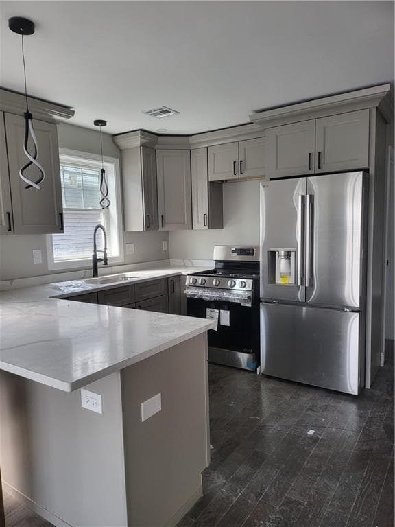 Multi Family at 729 Potters Avenue, Providence, photo 8 of 17