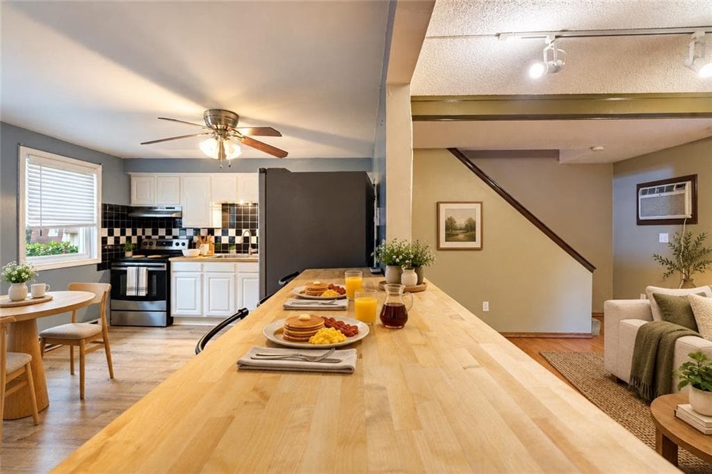 Condominium at 1588 Main Street UNIT 18, West Warwick, photo 10 of 34