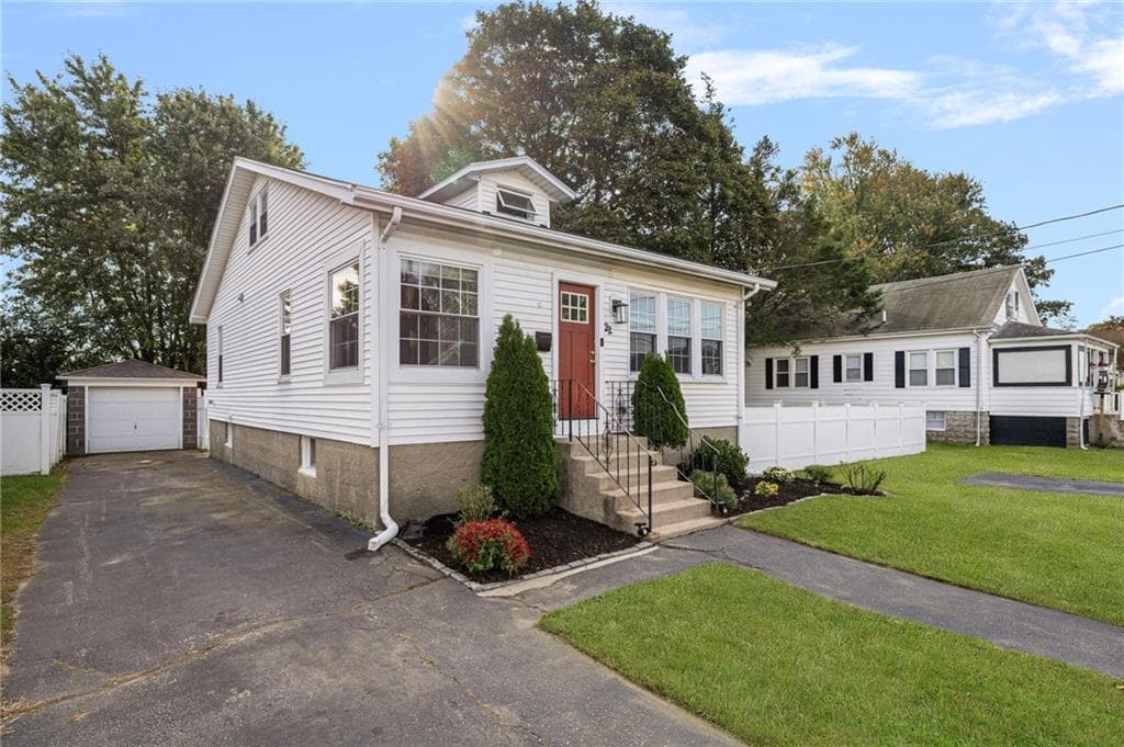 Single Family Residence at 22 Elder Avenue, East Providence, photo 4 of 37