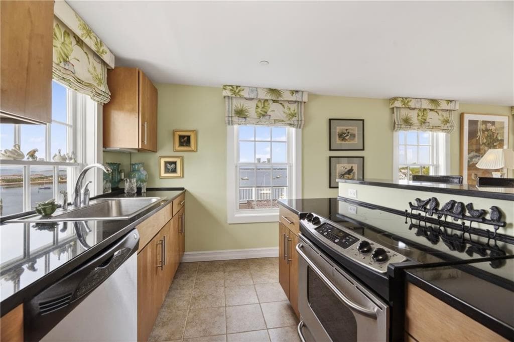 Condominium at 38 Bay Street UNIT W401, Westerly, photo 12 of 41