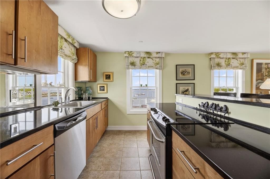 Condominium at 38 Bay Street UNIT W401, Westerly, photo 14 of 41