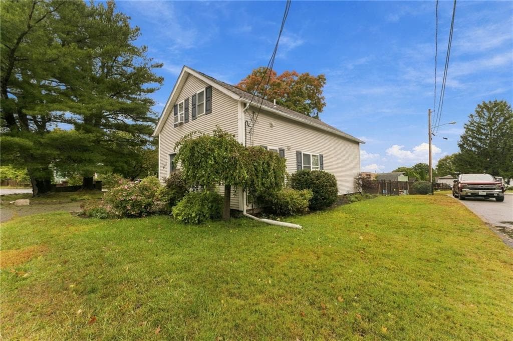 Single Family Residence at 453 Greenville Avenue, Johnston, photo 4 of 47
