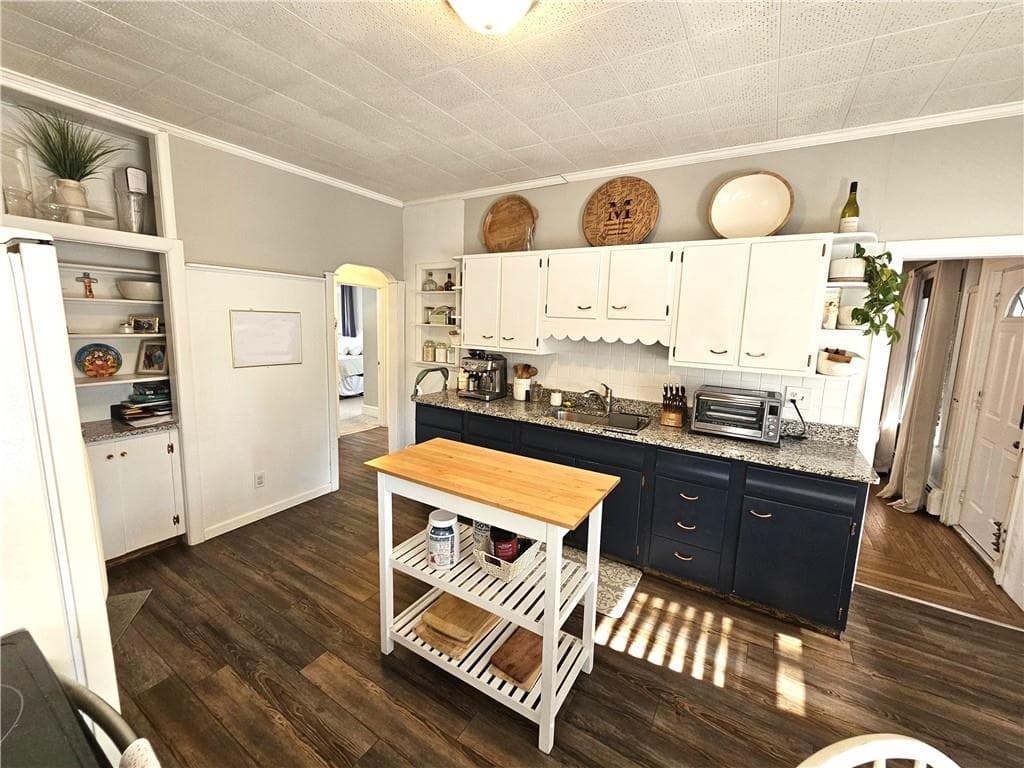 Multi Family at 209 River Road, Lincoln, photo 6 of 35
