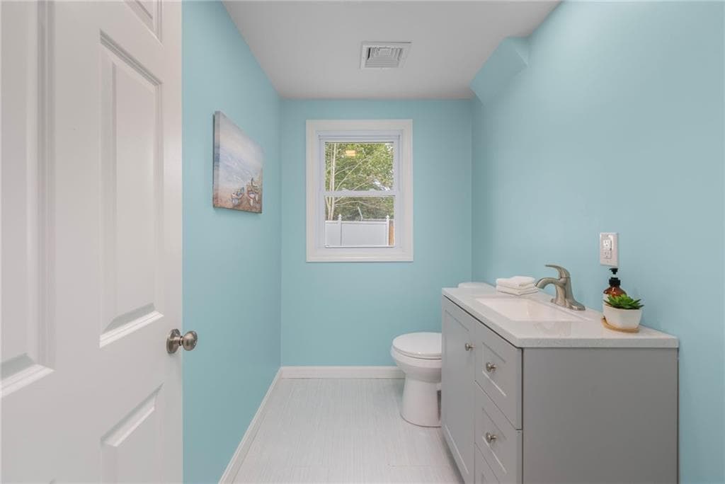Single Family Residence at 34 Mount View Avenue, North Kingstown, photo 16 of 41