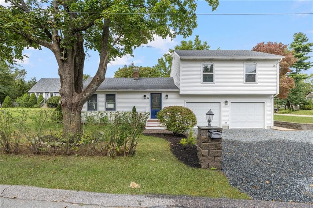 Single Family Residence at 34 Mount View Avenue, North Kingstown, photo 32 of 41