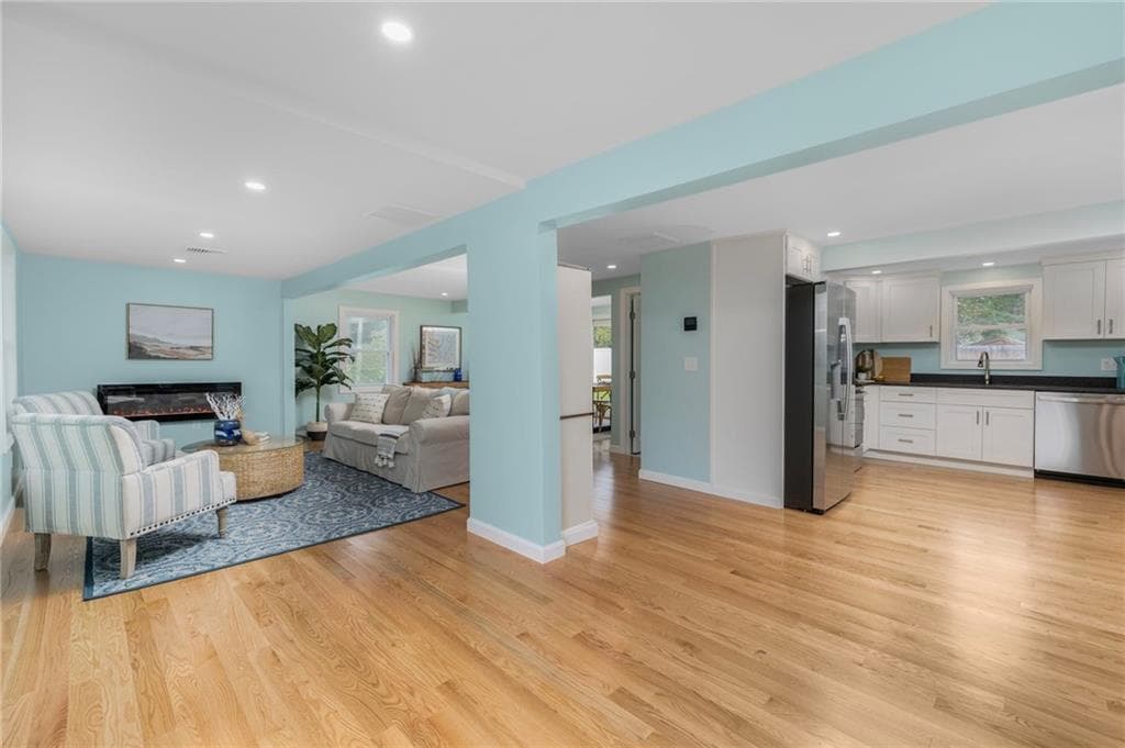 Single Family Residence at 34 Mount View Avenue, North Kingstown, photo 9 of 41