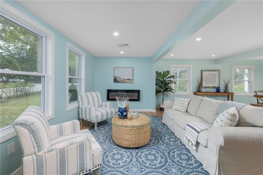 Single Family Residence at 34 Mount View Avenue, North Kingstown, photo 11 of 41