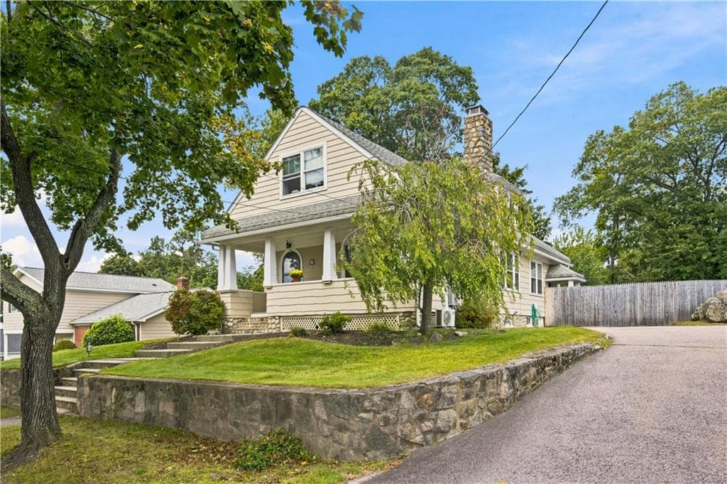 Single Family Residence at 85 Pleasant View Road, Warwick, photo 3 of 25