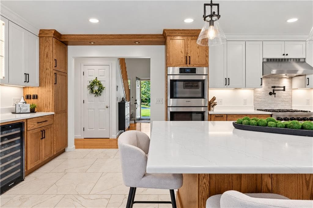 Single Family Residence at 10 Highbush Terrace, North Kingstown, photo 10 of 47