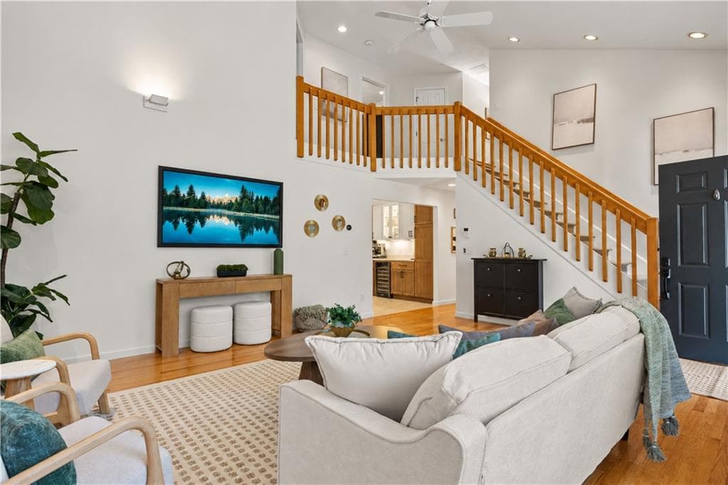 Single Family Residence at 10 Highbush Terrace, North Kingstown, photo 19 of 47