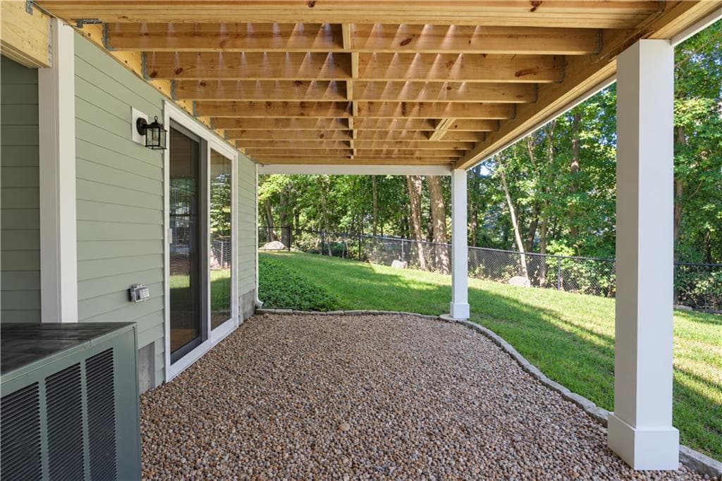 Single Family Residence at 10 Highbush Terrace, North Kingstown, photo 40 of 47