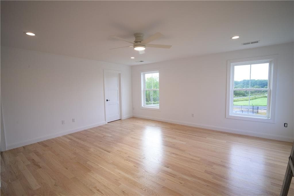 Single Family Residence at 30 Bunker Hill Crossing, Portsmouth, photo 7 of 12