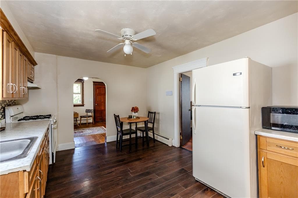 Single Family Residence at 107 Crescent View Avenue, East Providence, photo 8 of 30