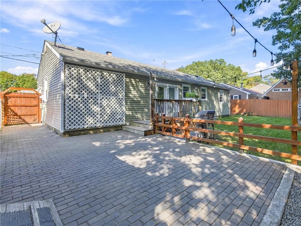 Single Family Residence at 126 Vernon Street, Warwick, photo 27 of 33
