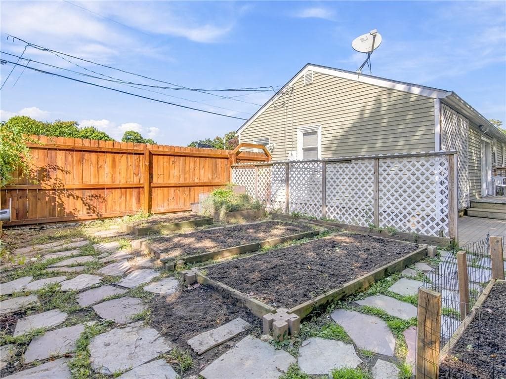 Single Family Residence at 126 Vernon Street, Warwick, photo 32 of 33