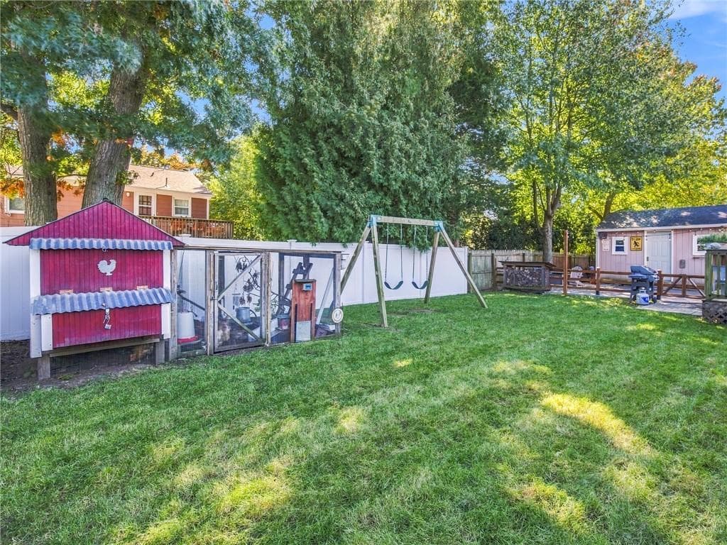Single Family Residence at 126 Vernon Street, Warwick, photo 28 of 33
