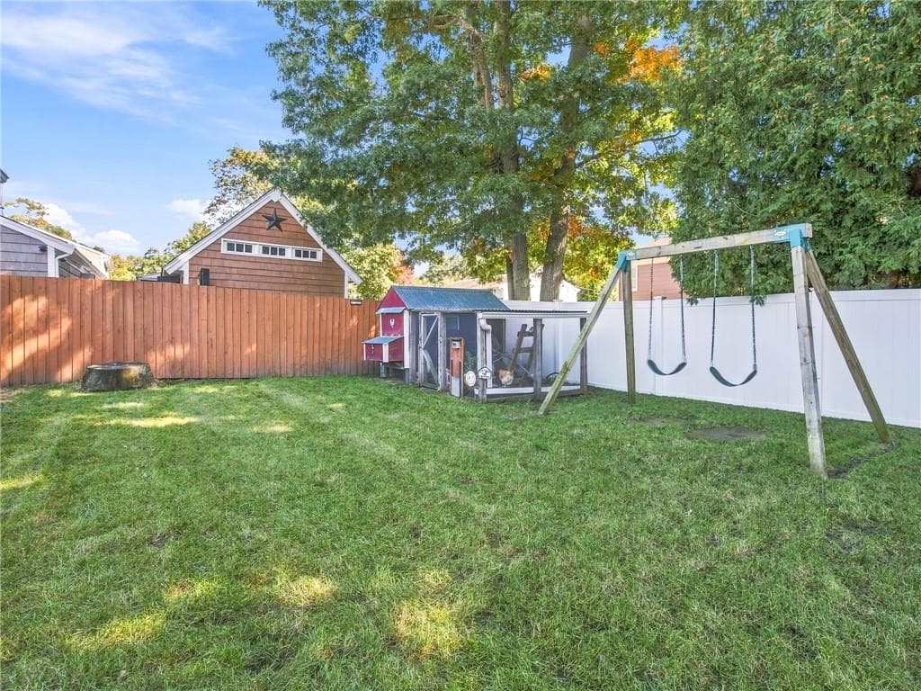 Single Family Residence at 126 Vernon Street, Warwick, photo 30 of 33