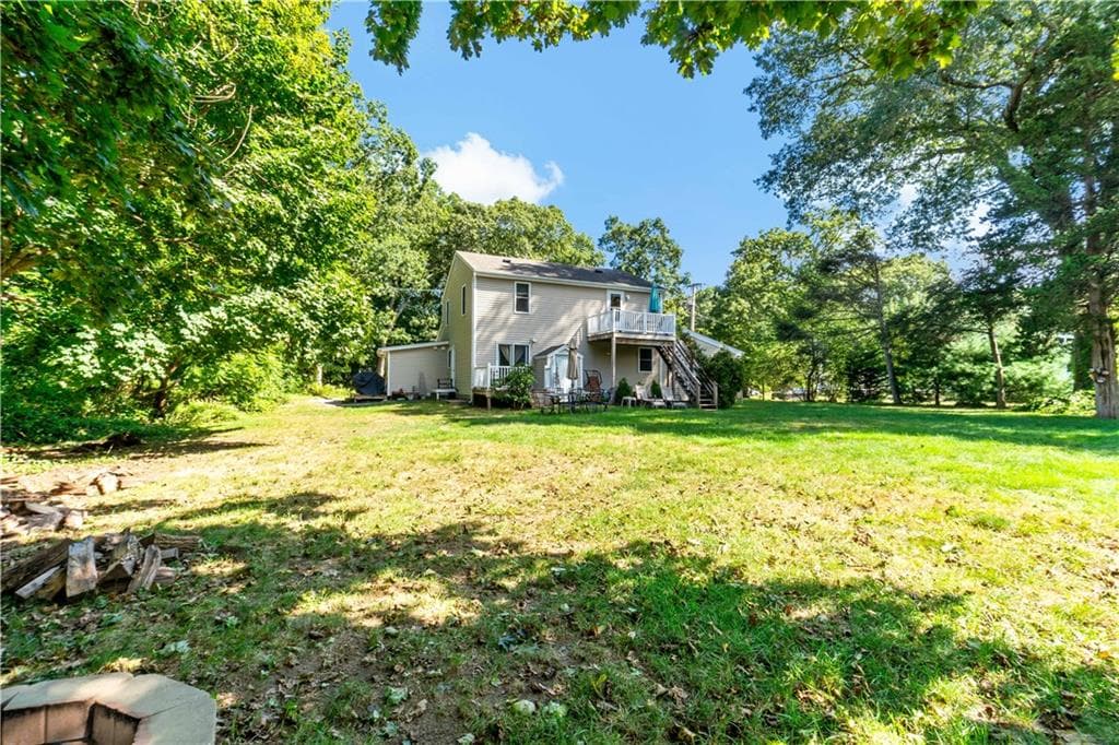 Single Family Residence at 44 MAXWELL Drive, North Kingstown, photo 2 of 19