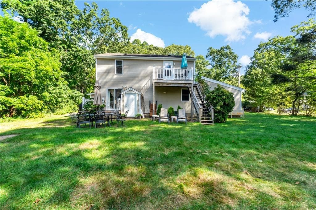 Single Family Residence at 44 MAXWELL Drive, North Kingstown, photo 3 of 19