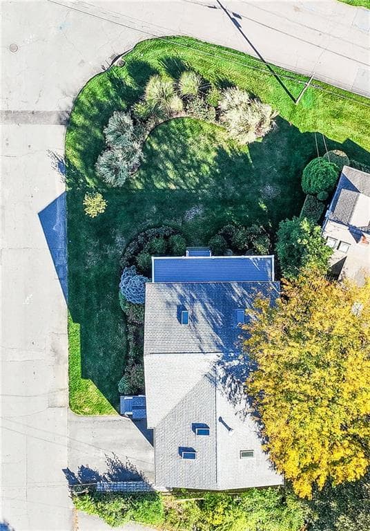Single Family Residence at 190 Charlotte Drive, Warwick, photo 6 of 48