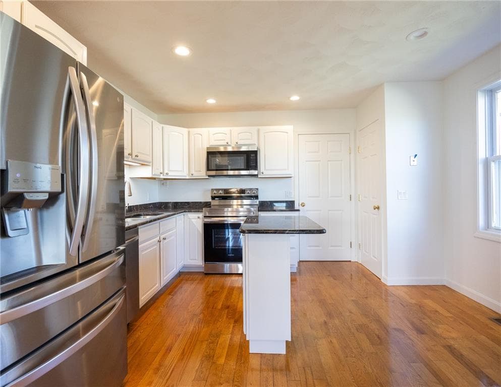 Single Family Residence at 190 Charlotte Drive, Warwick, photo 17 of 48