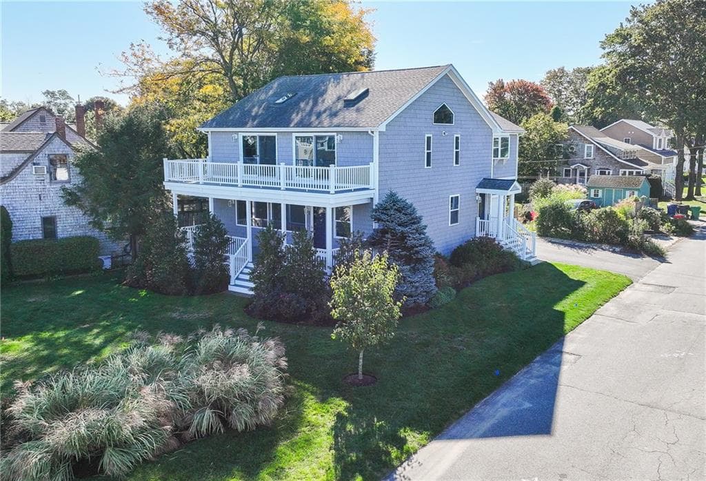 Single Family Residence at 190 Charlotte Drive, Warwick, photo 11 of 48