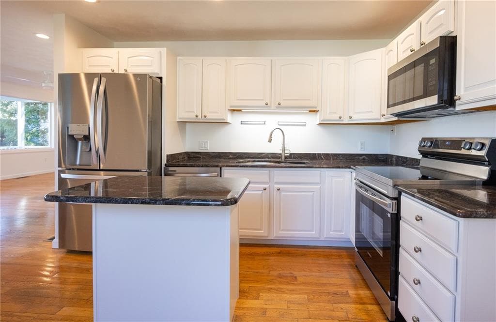 Single Family Residence at 190 Charlotte Drive, Warwick, photo 19 of 48