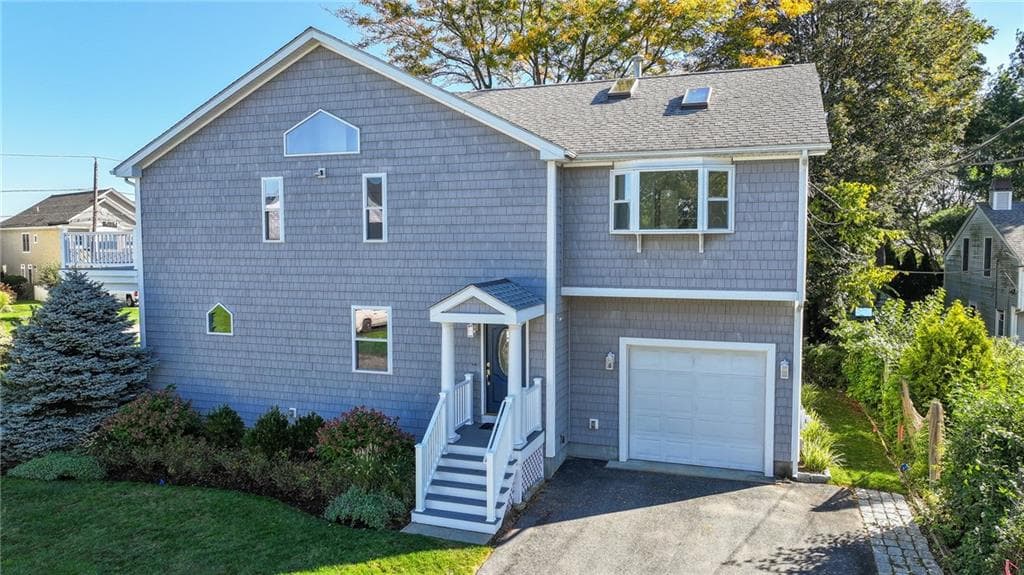 Single Family Residence at 190 Charlotte Drive, Warwick, photo 8 of 48