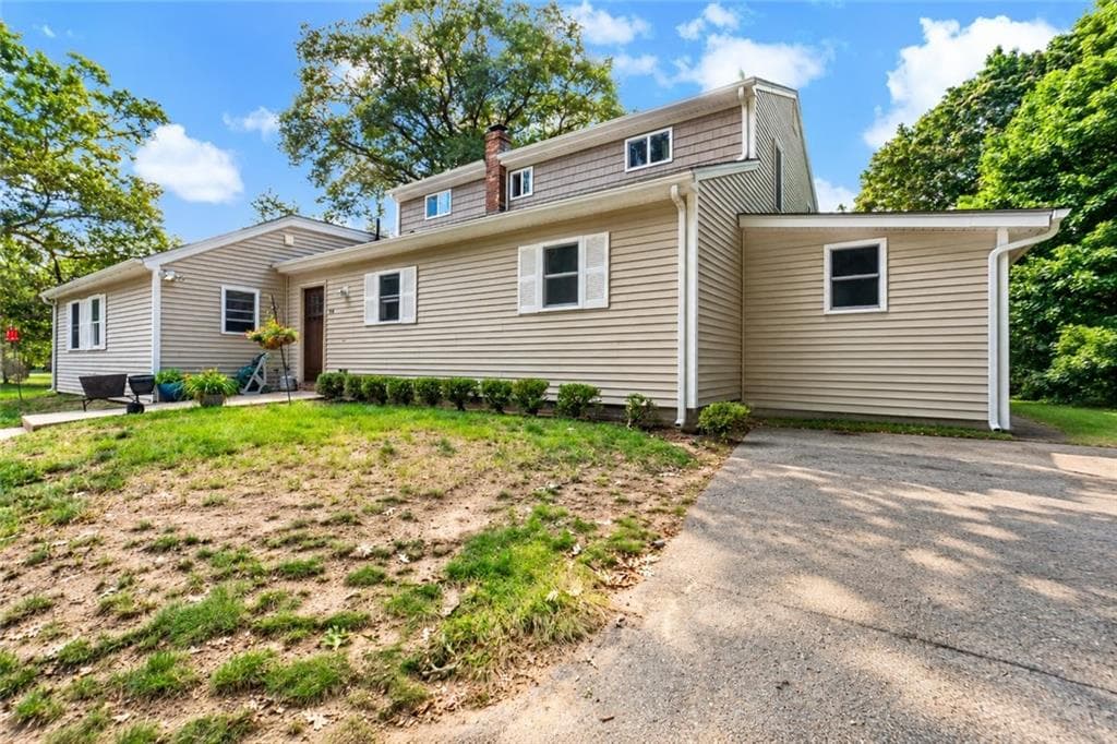 44 MAXWELL Drive