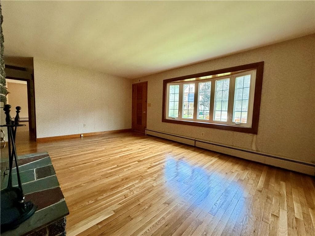 Single Family Residence at 182 Highland Street, Woonsocket, photo 10 of 26