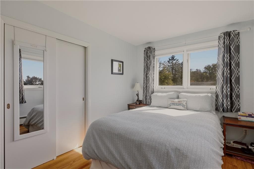 Single Family Residence at 31 REDWOOD Road, Portsmouth, photo 23 of 50