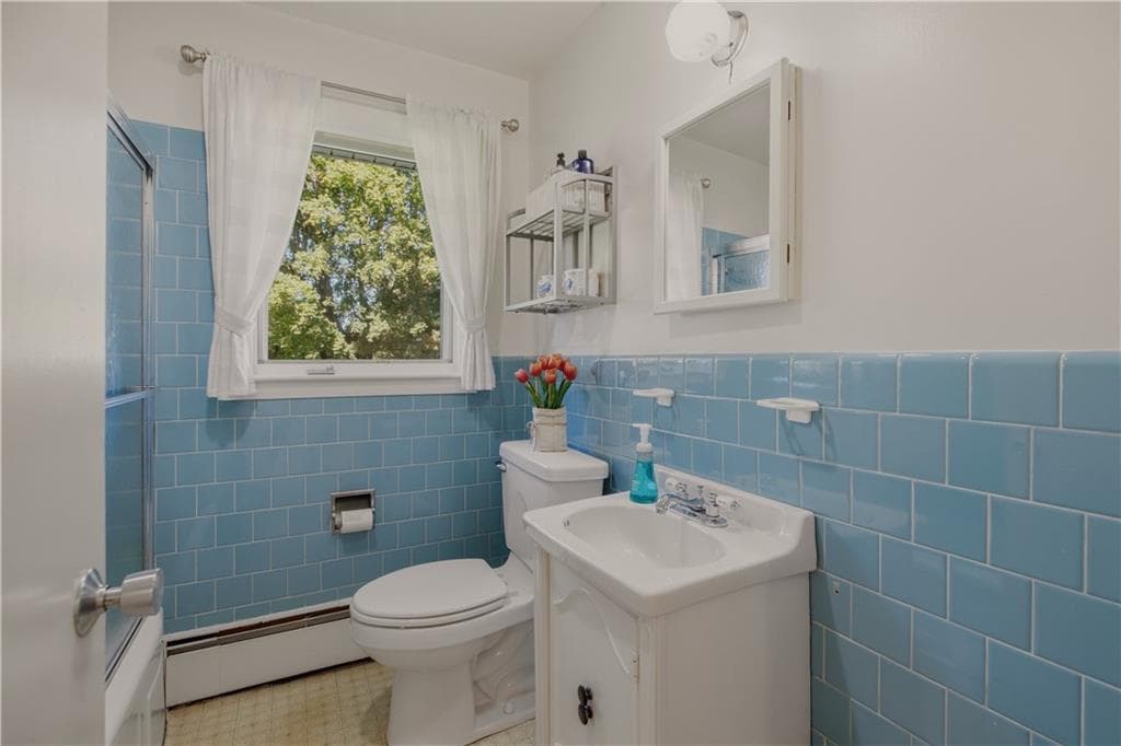 Single Family Residence at 31 REDWOOD Road, Portsmouth, photo 27 of 50