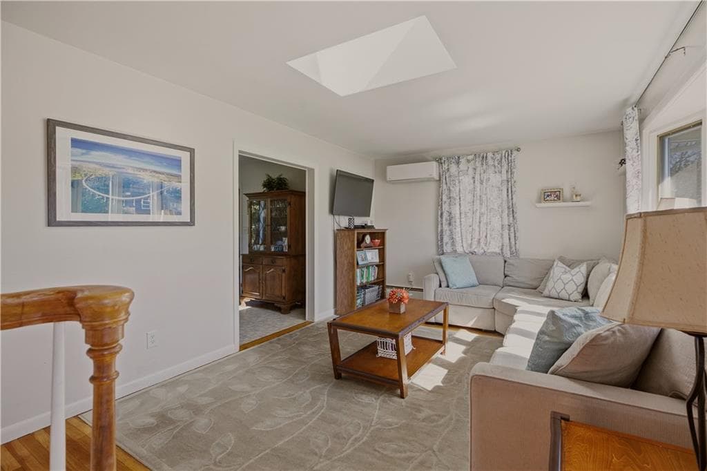 Single Family Residence at 31 REDWOOD Road, Portsmouth, photo 13 of 50