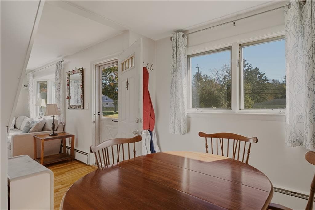 Single Family Residence at 31 REDWOOD Road, Portsmouth, photo 12 of 50